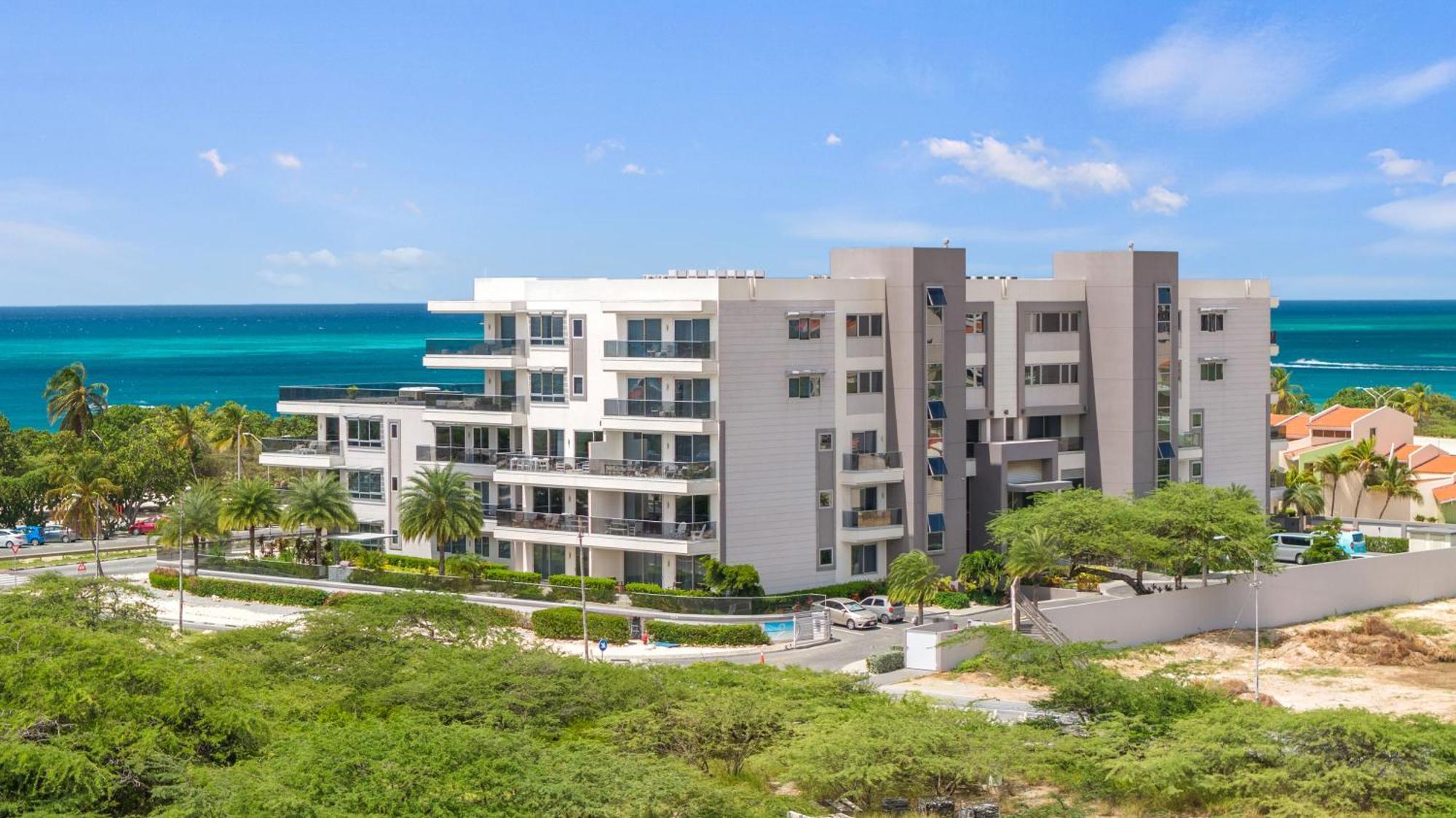 O Condominium Beachfront Residences, By Bocobay Aruba Palm Beach Exterior photo